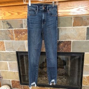 ABERCROMBIE & FITCH Simone High Rise Jean, 25/0